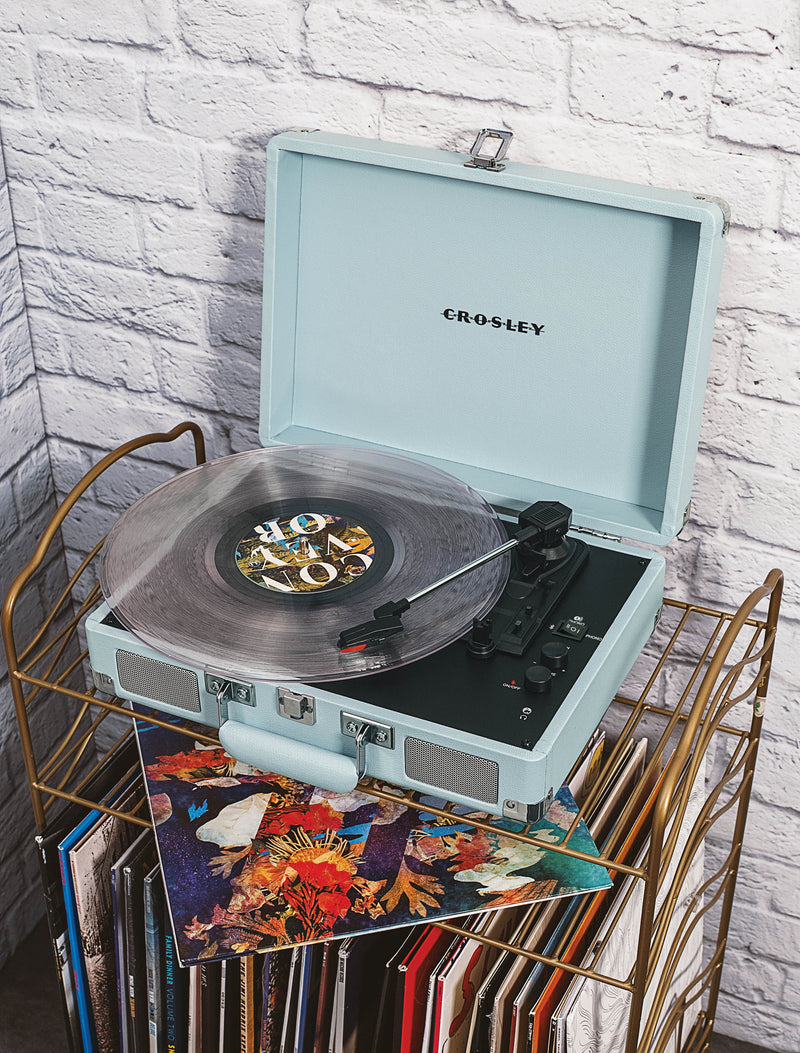 Crosley Cruiser Premier Vinyl Record Player with Speakers & Bluetooth
🎧 Vintage soul. Modern sound