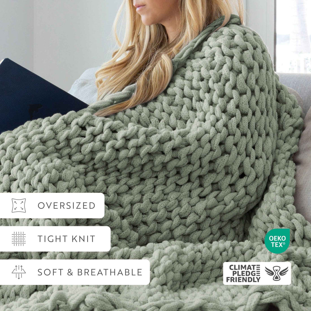 Comfort Canopy™ Chunky Hand-Knit Throw Blanket – Eucalyptus Green (Soft Acrylic)