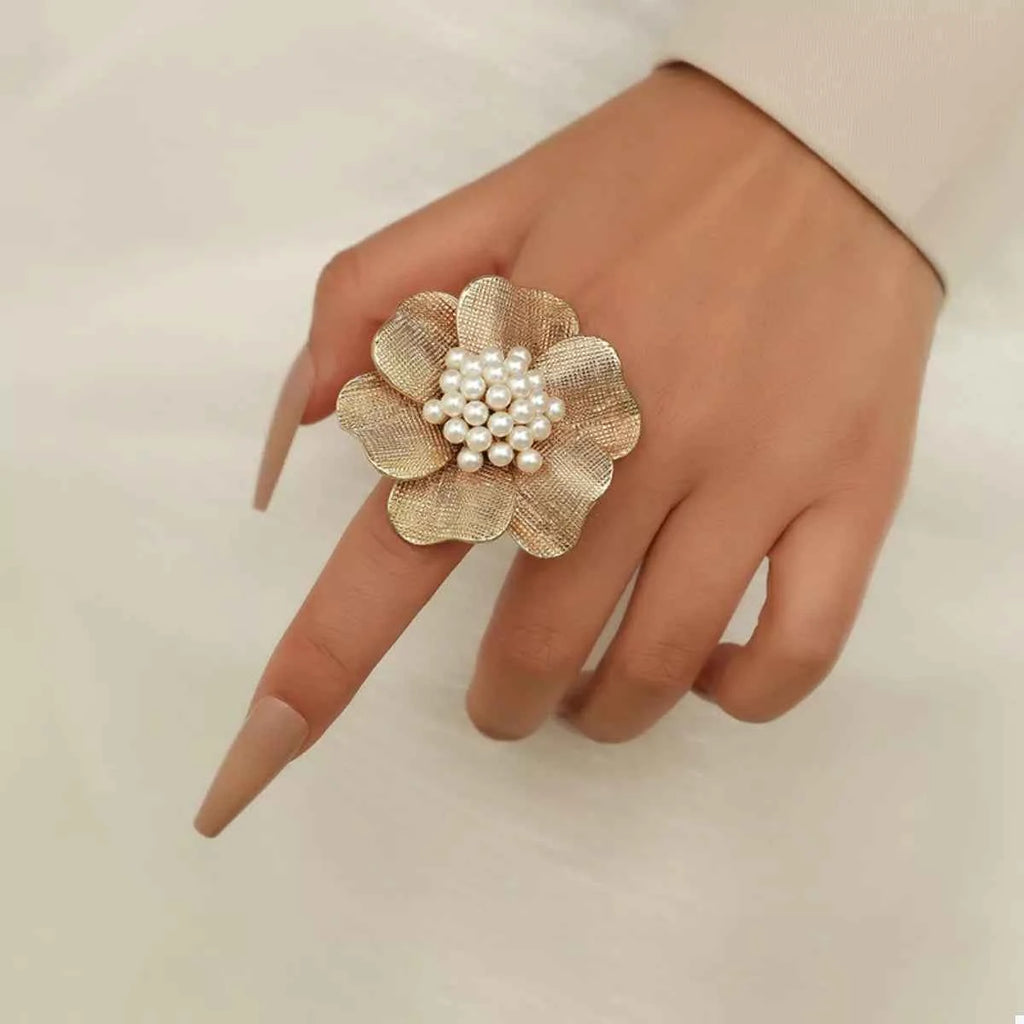 18K Gold-Plated Pearl Flower Ring - Velvet Stardust Co.