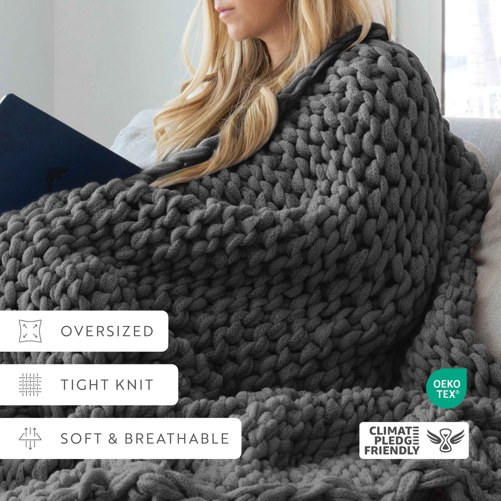 Comfort Canopy™ Chunky Hand-Knit Throw Blanket – Eucalyptus Green (Soft Acrylic)