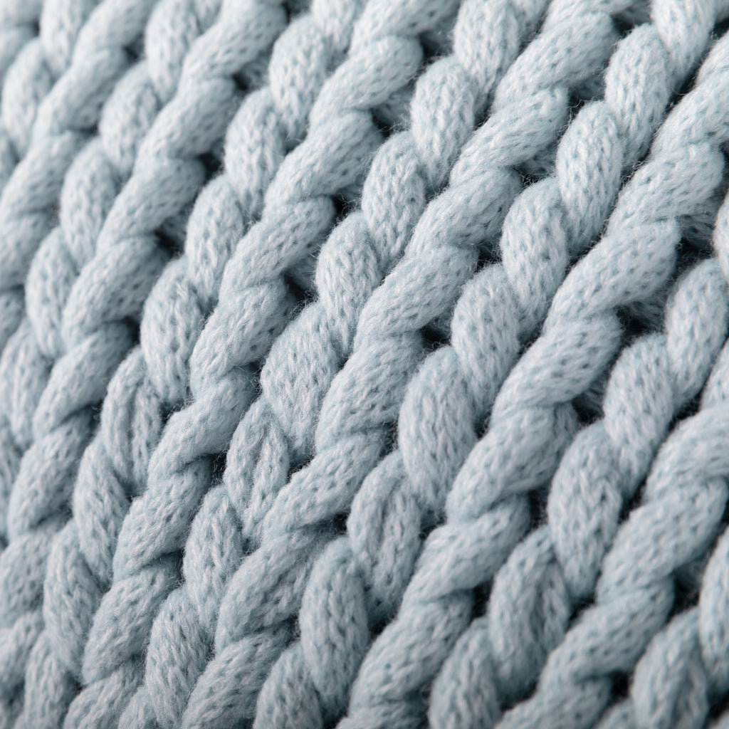 Comfort Canopy™ Chunky Hand-Knit Throw Blanket – Eucalyptus Green (Soft Acrylic)