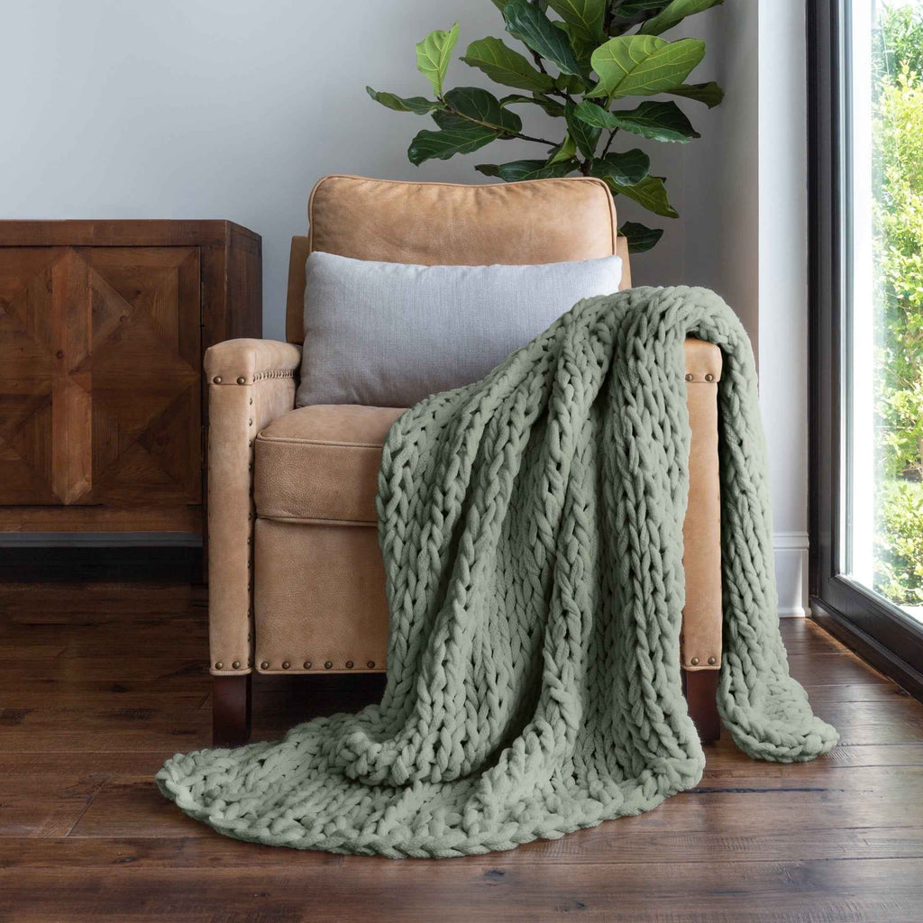 Comfort Canopy™ Chunky Hand-Knit Throw Blanket – Eucalyptus Green (Soft Acrylic)