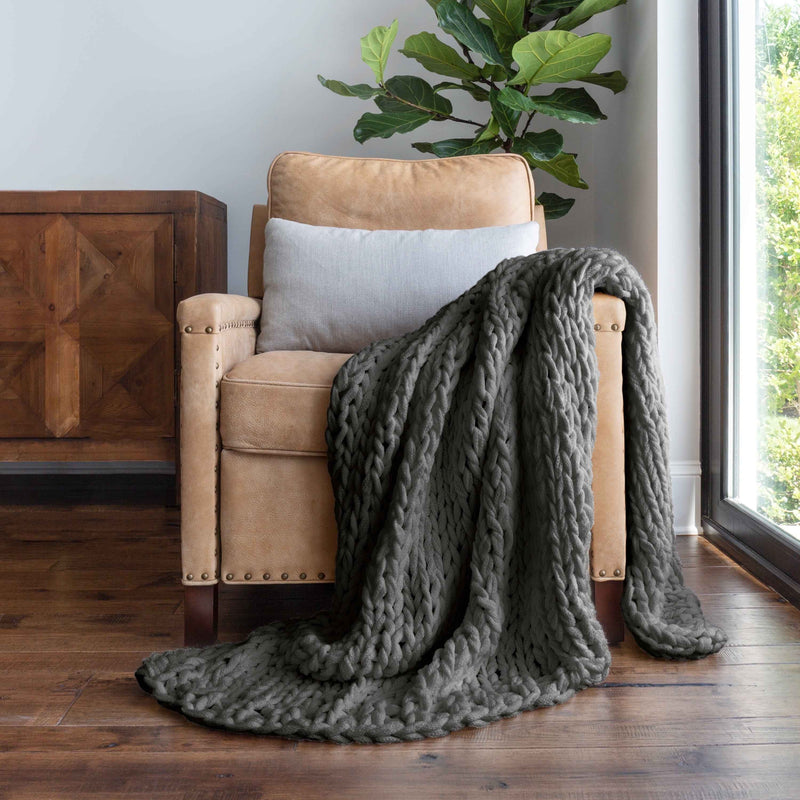 Comfort Canopy™ Chunky Hand-Knit Throw Blanket – Eucalyptus Green (Soft Acrylic)