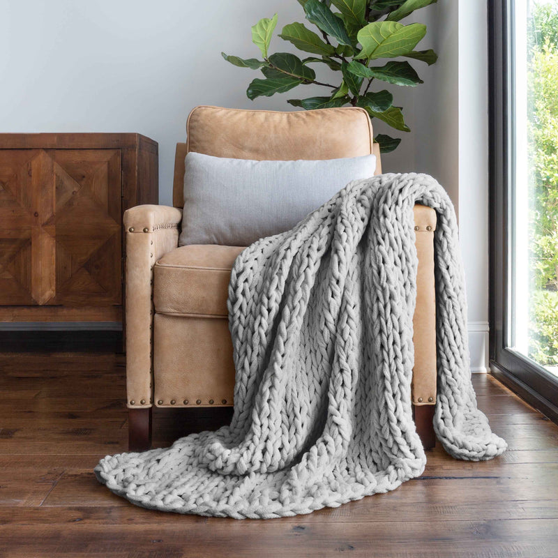 Comfort Canopy™ Chunky Hand-Knit Throw Blanket – Eucalyptus Green (Soft Acrylic)