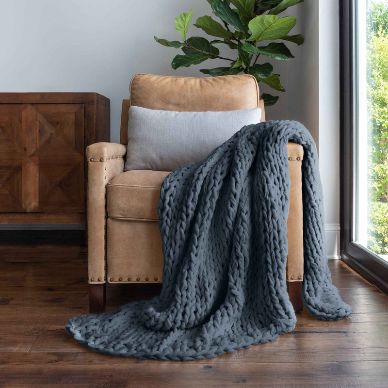 Comfort Canopy™ Chunky Hand-Knit Throw Blanket – Eucalyptus Green (Soft Acrylic)