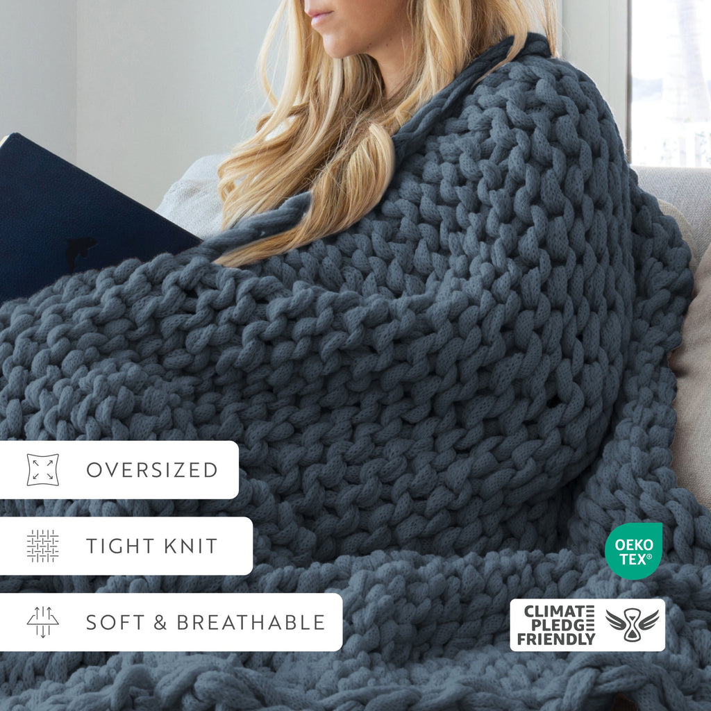 Comfort Canopy™ Chunky Hand-Knit Throw Blanket – Eucalyptus Green (Soft Acrylic)