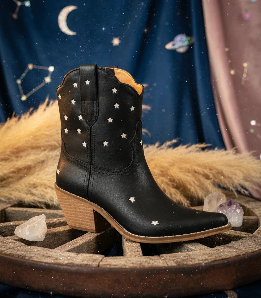 Beast Fashion Star-Shaped Cutouts Point Toe Boots - Velvet Stardust Co.