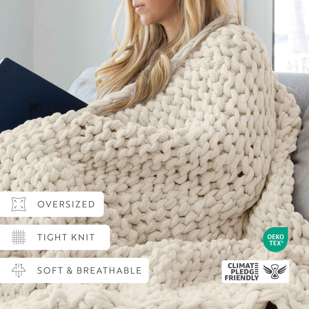 Comfort Canopy™ Chunky Hand-Knit Throw Blanket – Eucalyptus Green (Soft Acrylic)