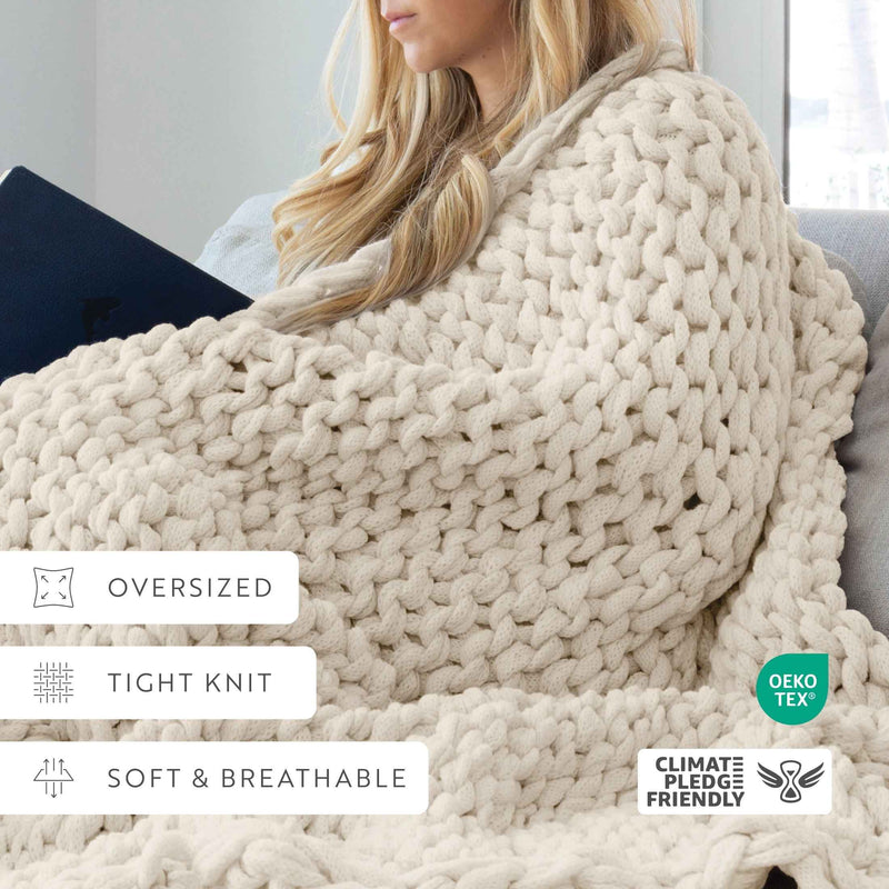 Comfort Canopy™ Chunky Hand-Knit Throw Blanket – Eucalyptus Green (Soft Acrylic)
