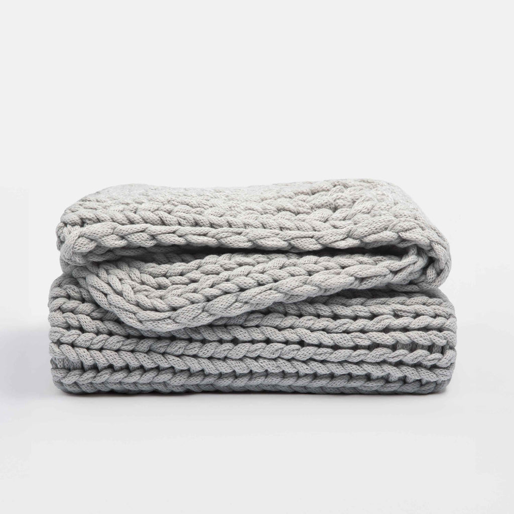 Comfort Canopy™ Chunky Hand-Knit Throw Blanket – Eucalyptus Green (Soft Acrylic)